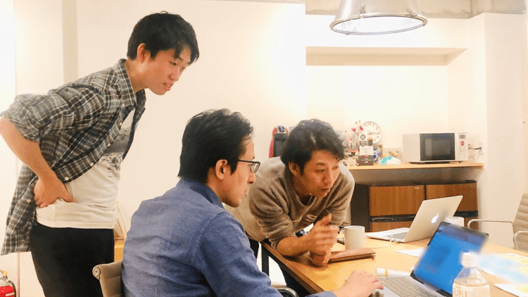 チームでの対話を重視する